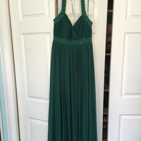 JS Boutique Halter Dress - Picture 3 of 11